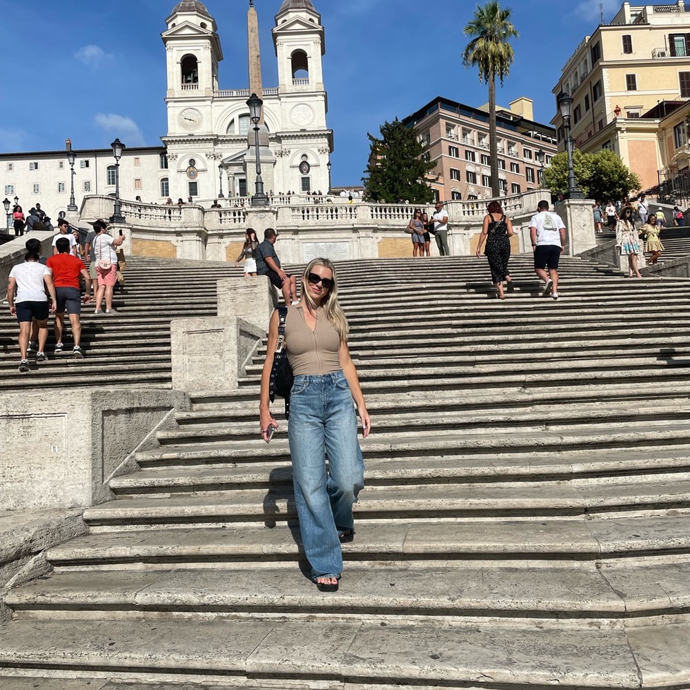 Meet your Posher, Lauren